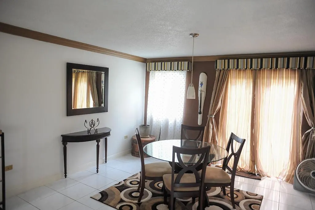 Mango Walk Country Club Suites Montego Bay Lägenhetshotell