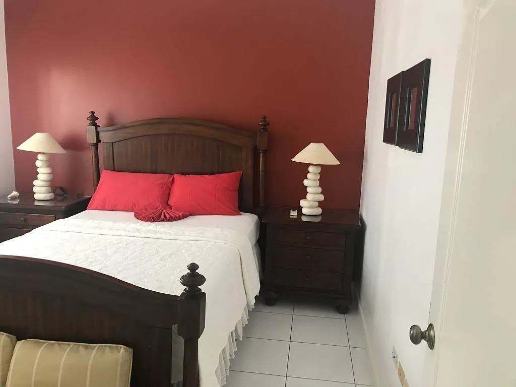 Lägenhetshotell Mango Walk Country Club Suites Montego Bay