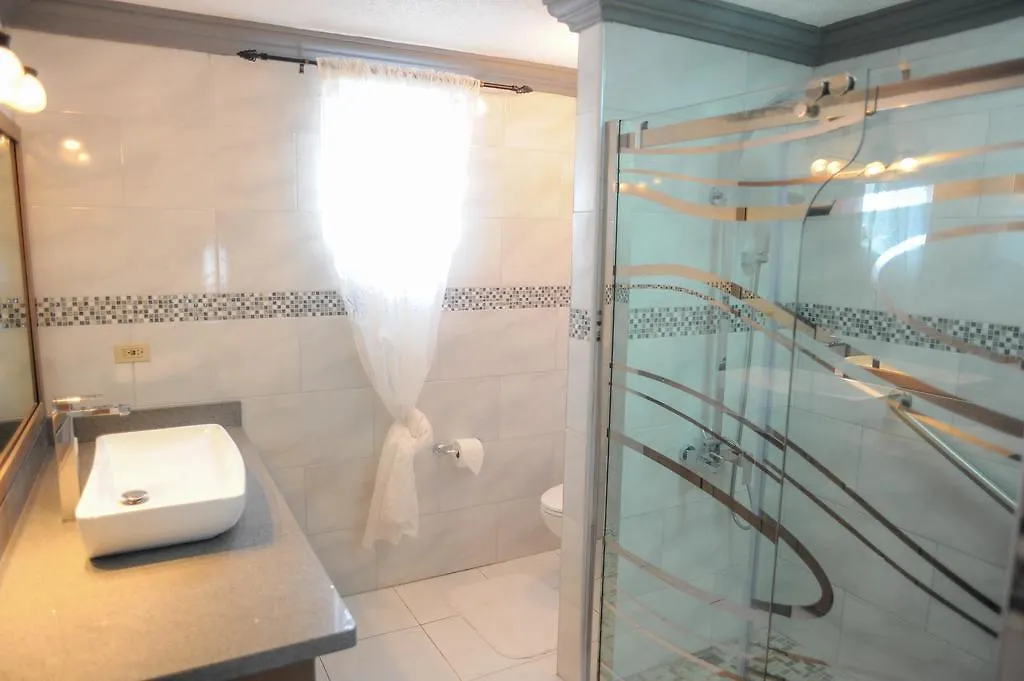 Mango Walk Country Club Suites Montego Bay 0*,